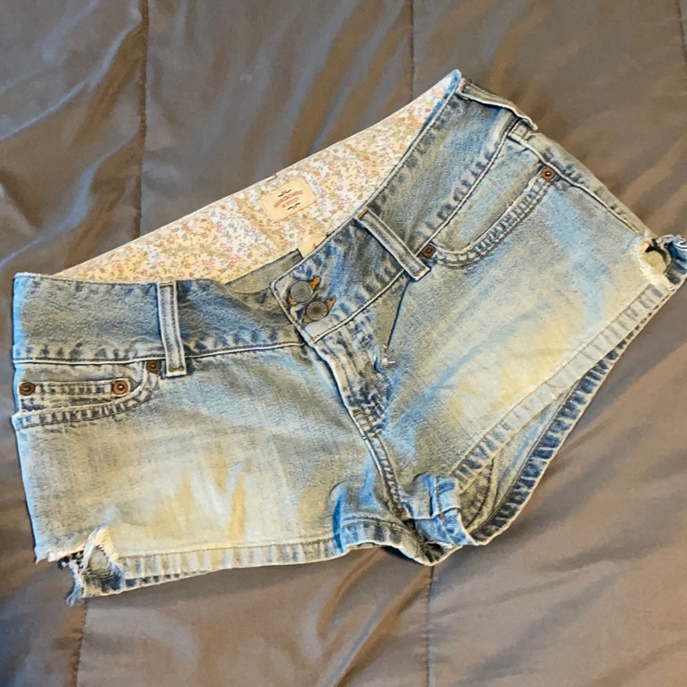Abercrombie & Fitch Distressed Jean Shorts Size 4